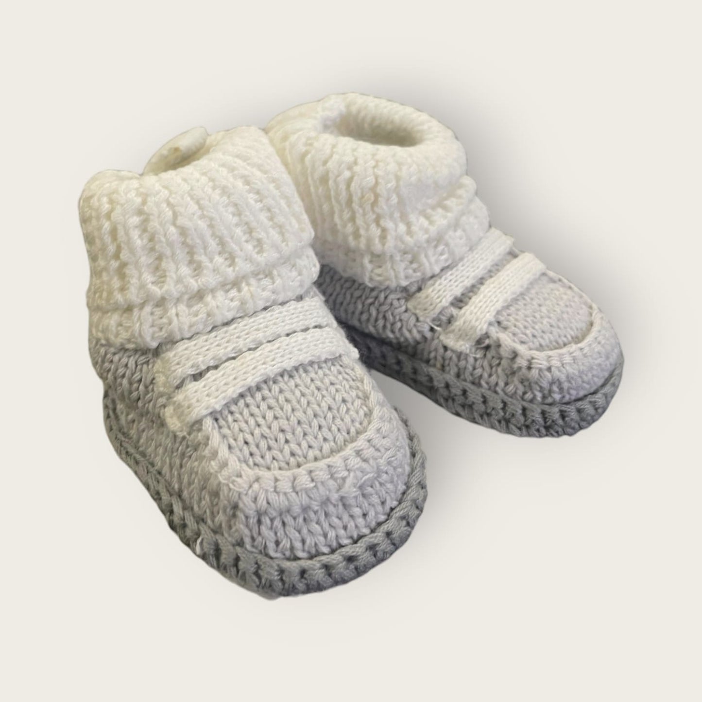 Cozy Woolen Booties for Newborn to 6 Months | Knitted Warm Baby Shoes with Unique Pattern (pink)