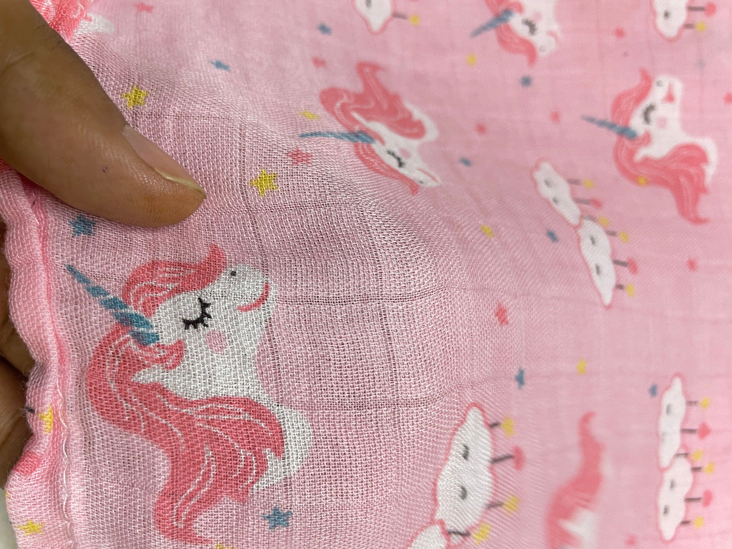 100% Muslin Baby Swaddle โ Minimalist Design with Soft Pastel Colours