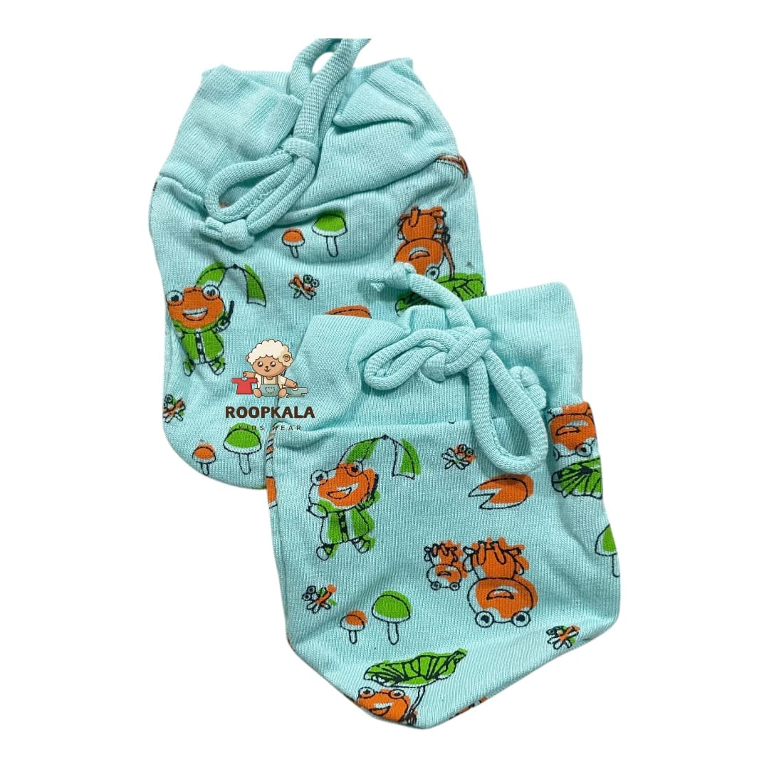 Soft Interlock Knit Baby Mitten & Booties Set – Gentle Thread Design, Perfect for 0-6 months green