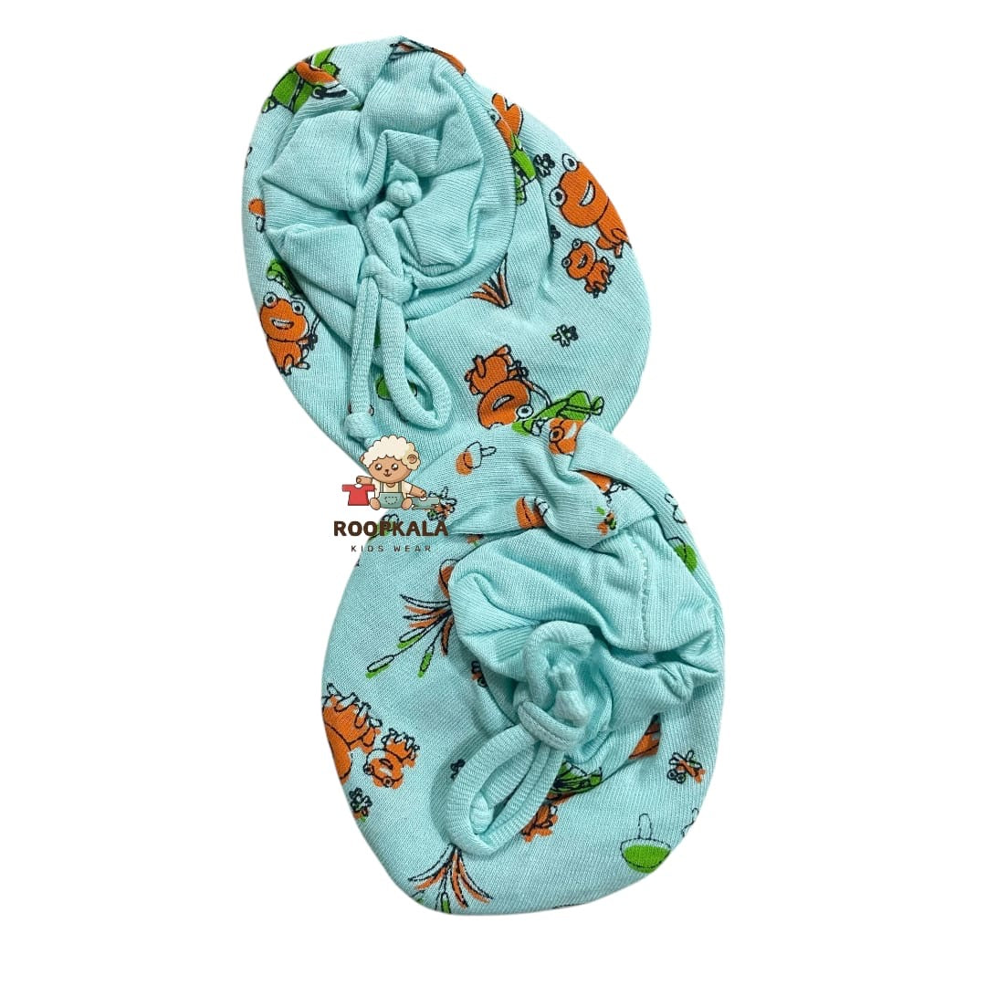 Soft Interlock Knit Baby Mitten & Booties Set – Gentle Thread Design, Perfect for 0-6 months green